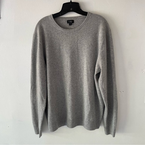 J Crew 100% cashmere men’s gray crew neck sweater 27108 - Picture 2 of 10